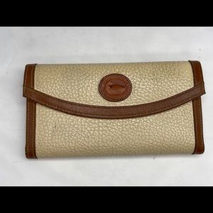Vintage 90’s Dooney & Bourke Bi fold check wallet